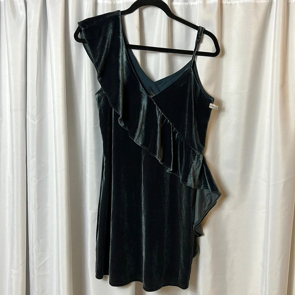 19 Cooper Dress faux Velour Ruffle Y2K Mini Dress Size XS Asymmetrical